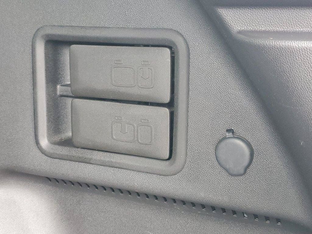 Used 2024 Chevrolet Equinox LT FWD image 31