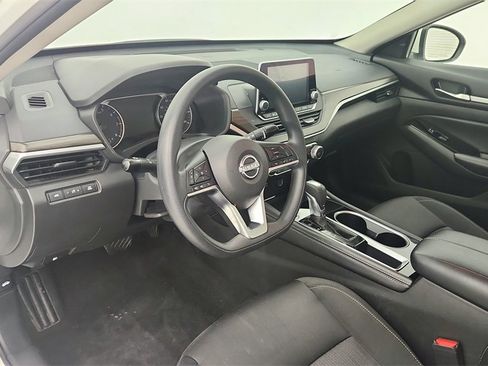 Used 2023 Nissan Altima 2.5 SV image 14