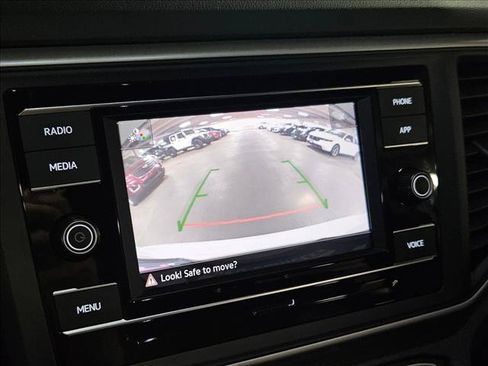 Used 2023 Volkswagen Atlas Cross Sport SE FWD image 13