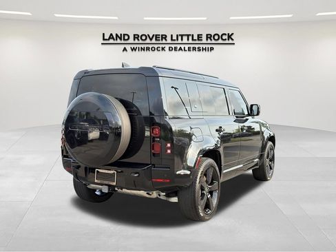 Used 2024 Land Rover Defender 110 X-Dynamic SE AWD/4WD image 2