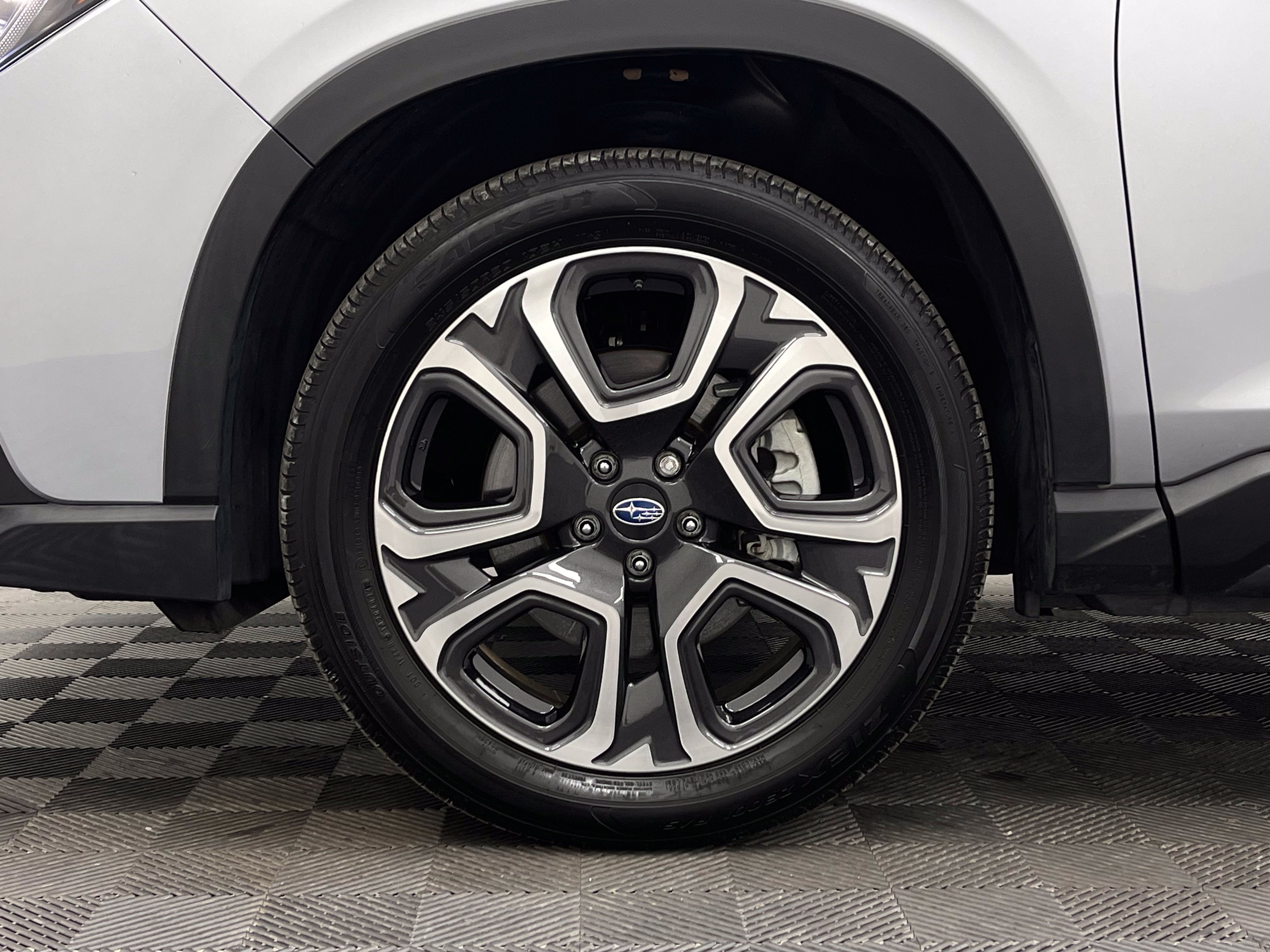 Used 2024 Subaru Ascent Touring AWD/4WD image 16
