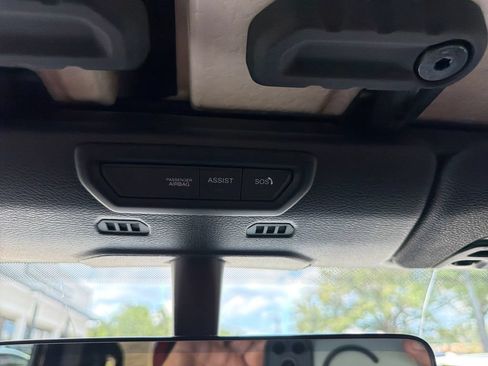 Used 2022 Jeep Wrangler Unlimited Sahara w/ Cold Weather Group AWD/4WD image 21
