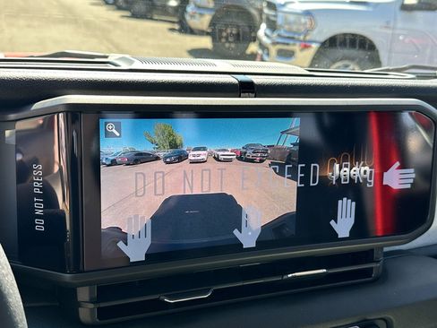 New 2024 Jeep Gladiator Sport image 14