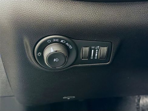 Used 2025 Jeep Compass Limited AWD/4WD image 10