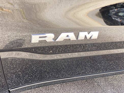 Used 2025 RAM 1500 Laramie AWD/4WD image 15