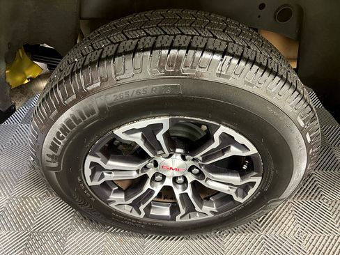 Used 2023 GMC Canyon AT4 w/ AT4 Premium Package image 36