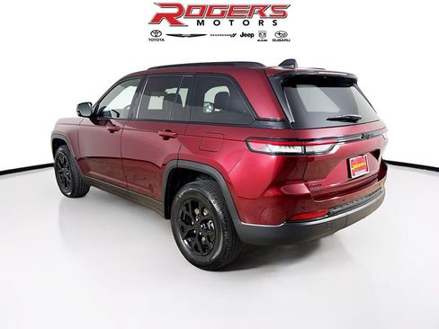 Certified 2025 Jeep Grand Cherokee Altitude AWD/4WD image 6