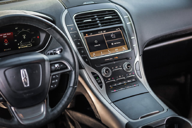 Used 2019 Lincoln Nautilus Premier AWD/4WD image 31