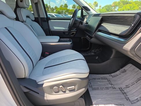 Used 2022 Rivian R1T Adventure AWD/4WD image 15