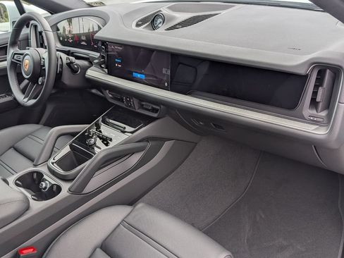 Certified 2026 Porsche Cayenne Coupe AWD/4WD image 13