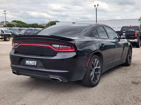 Used 2021 Dodge Charger SXT w/ Blacktop Package RWD image 4
