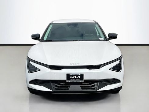 New 2026 Kia EV6 Light RWD image 2