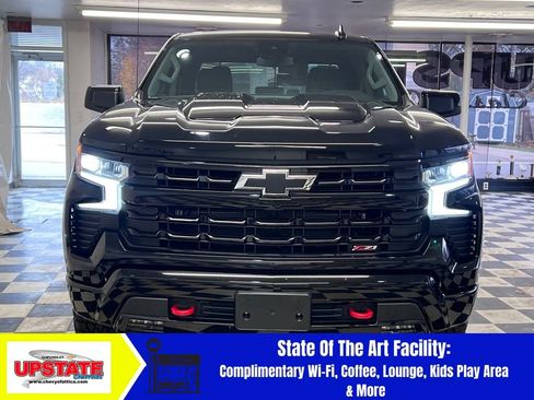 Used 2022 Chevrolet Silverado 1500 LT Trail Boss image 3