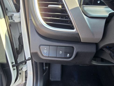 Used 2026 Kia Seltos LX AWD/4WD image 19