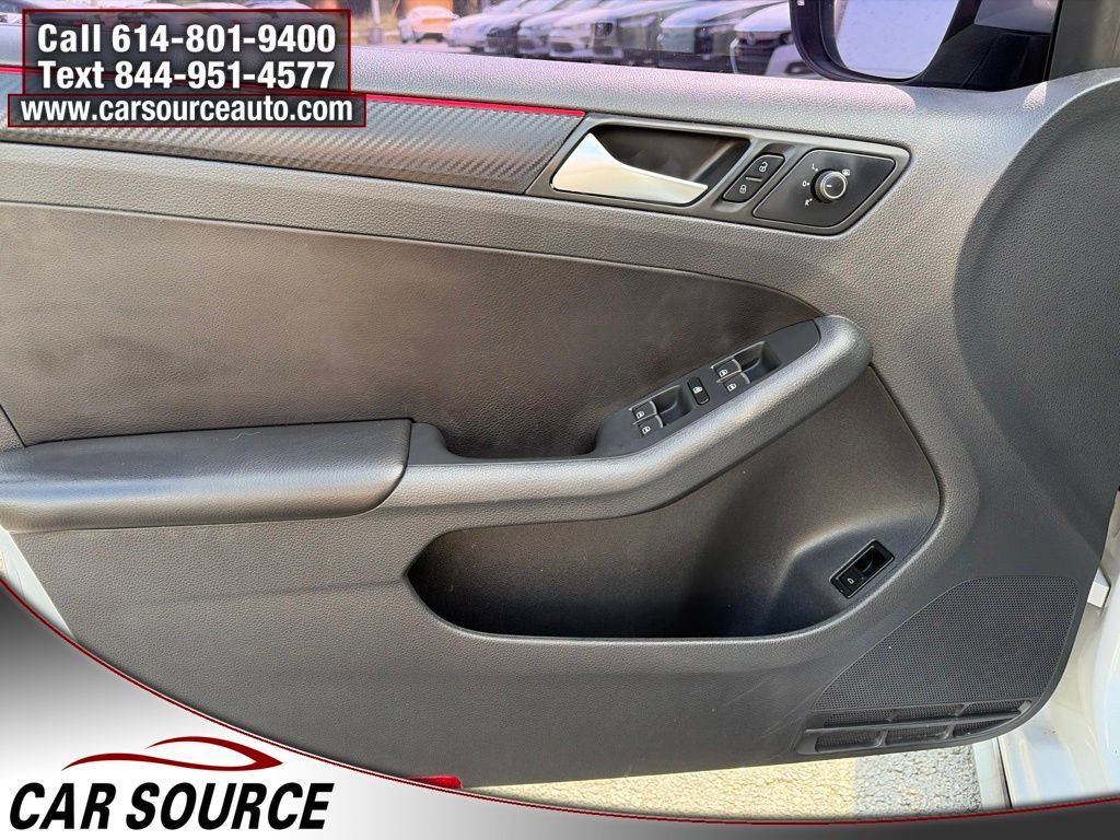 Used 2017 Volkswagen Jetta GLI FWD image 16
