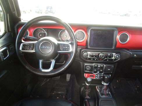 Used 2021 Jeep Wrangler Unlimited Rubicon w/ Uconnect 4C Nav & Sound Group image 18