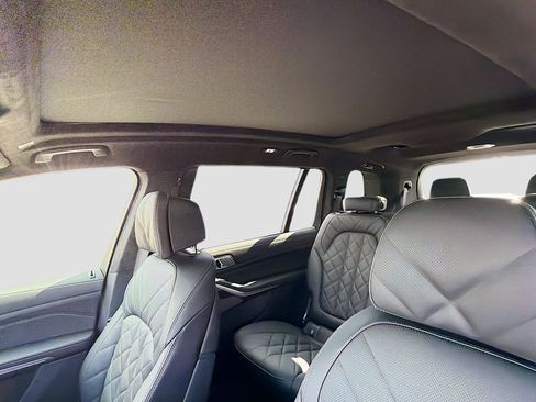 New 2026 BMW X7 xDrive40i w/ Executive Package image 28