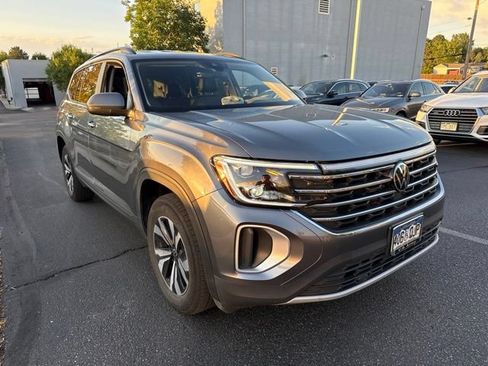 Certified 2024 Volkswagen Atlas SE AWD/4WD image 2