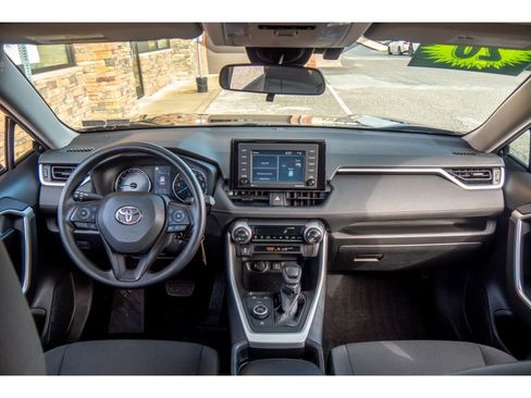 Used 2020 Toyota RAV4 LE image 13