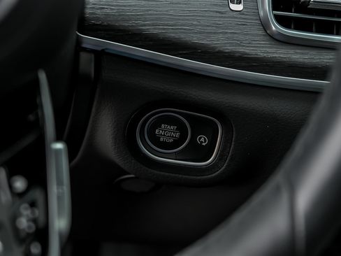 Used 2024 Mercedes-Benz GLE 350 4MATIC w/ AMG Line Exterior image 41