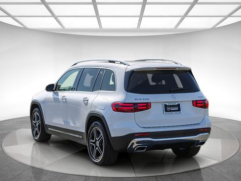 New 2026 Mercedes-Benz GLB 250 4MATIC image 2