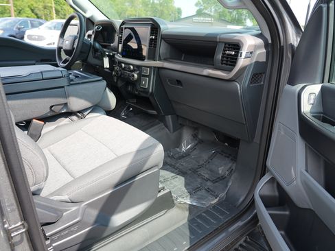 Used 2025 Ford F150 XL w/ Equipment Group 103A High AWD/4WD image 29