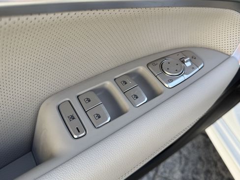 Used 2022 Genesis G70 2.0T w/ Prestige Package image 11