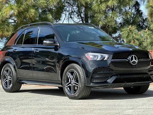 Used 2022 Mercedes-Benz GLE 350 4MATIC w/ AMG Line Exterior image 2