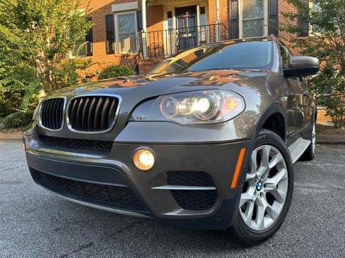 Used 2011 BMW X5 xDrive35i w/ Technology Pkg AWD/4WD image 2