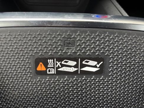 Used 2025 Chevrolet Equinox LT w/ Convenience Package II image 23