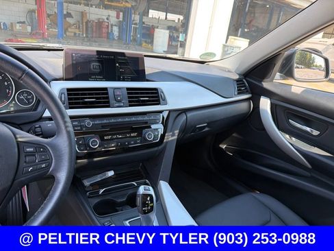 Used 2018 BMW 320i xDrive Sedan AWD/4WD image 11