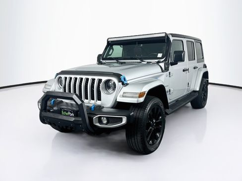 Used 2023 Jeep Wrangler Unlimited Sahara w/ Cold Weather Group AWD/4WD image 3