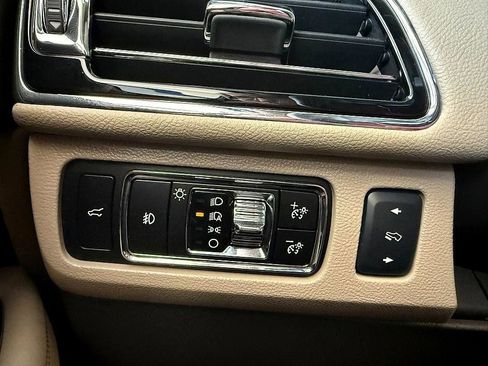 Used 2024 Lincoln Navigator Premiere image 14