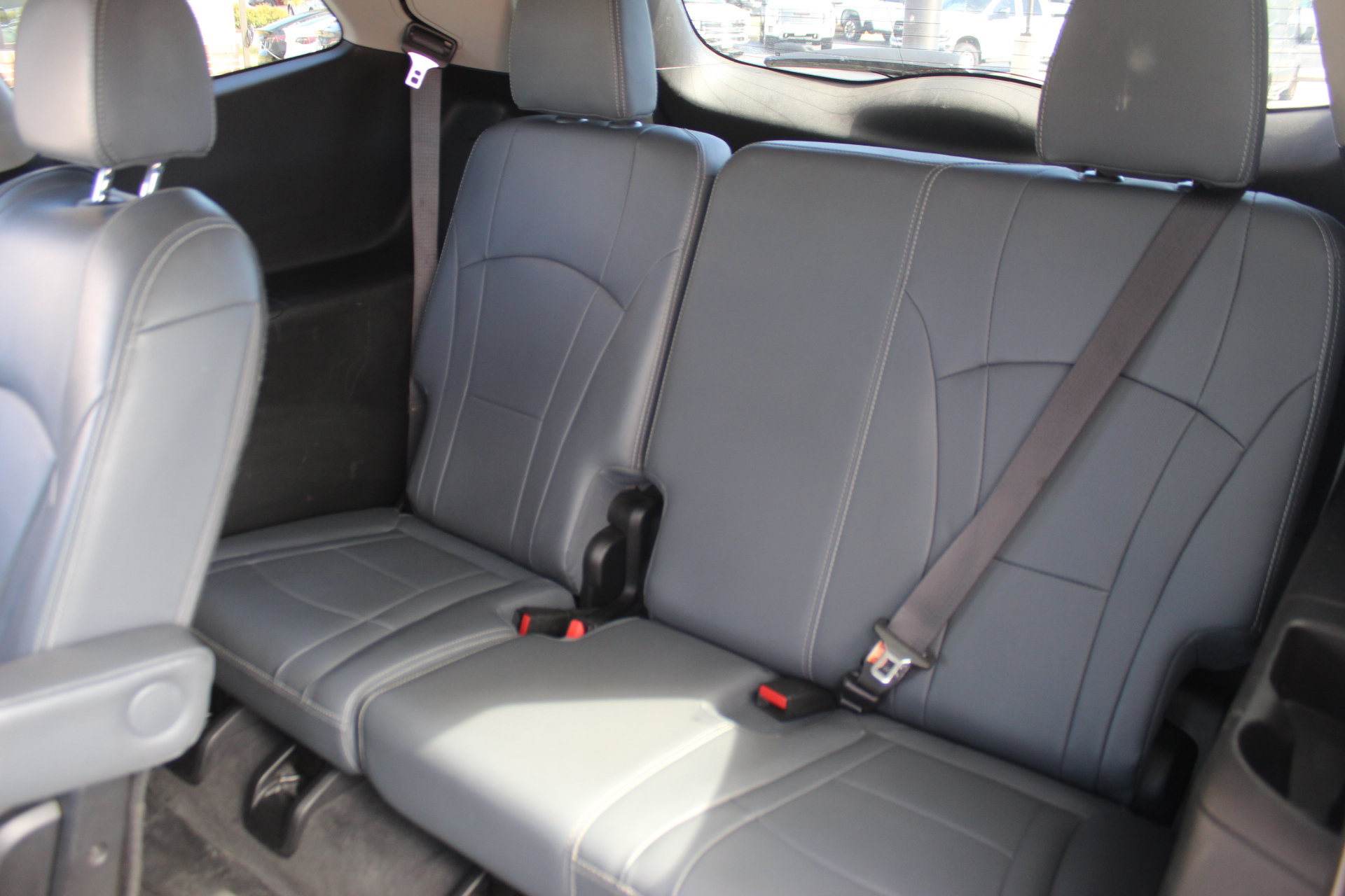 Used 2020 Buick Enclave Essence FWD image 28