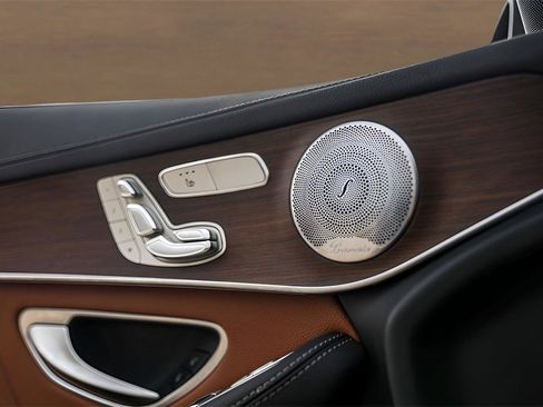 Used 2020 Mercedes-Benz GLC 43 AMG 4MATIC image 23