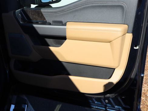 Used 2025 Ford F250 Lariat image 35