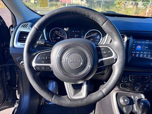 Used 2019 Jeep Compass Latitude w/ Cold Weather Group image 16
