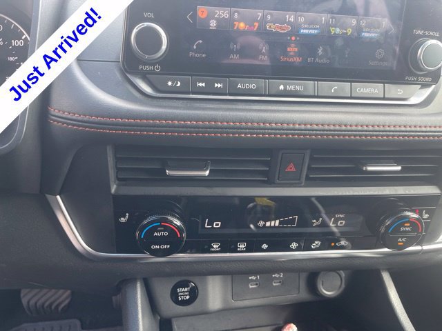 Used 2025 Nissan Rogue SV AWD/4WD image 17
