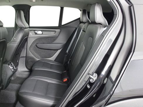 Certified 2025 Volvo XC40 B5 Plus image 32