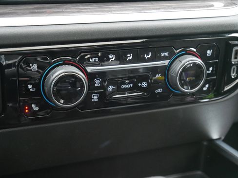 Used 2022 Chevrolet Silverado 1500 LTZ w/ LTZ Premium Package image 27