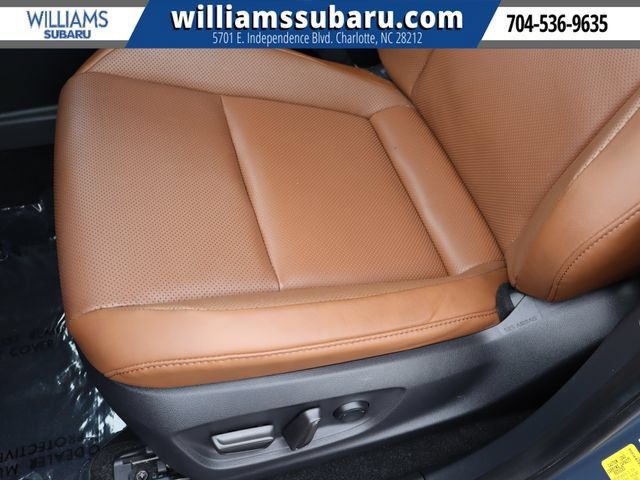 Used 2025 Toyota Crown Signia AWD/4WD image 15