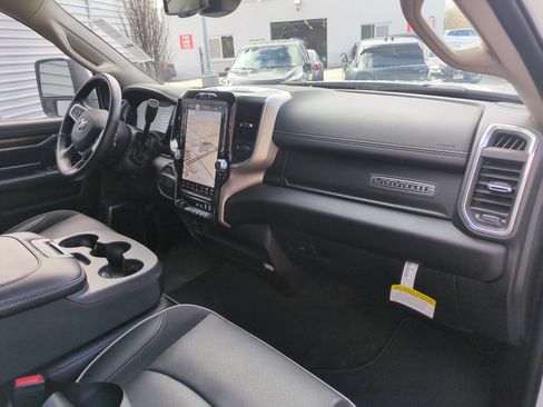 Used 2024 RAM 2500 Laramie image 32