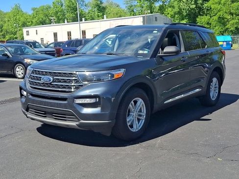 Certified 2022 Ford Explorer XLT w/ Equipment Group 202A AWD/4WD image 6