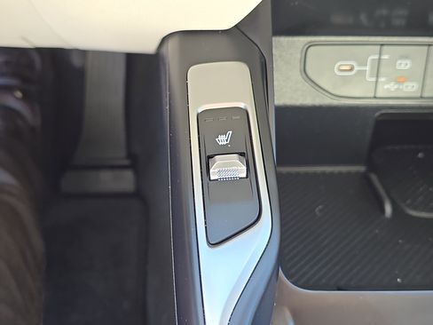 Certified 2024 Kia Sorento X-Line EX image 30