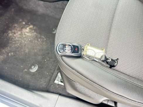 Used 2025 Buick Encore GX Preferred image 22