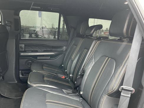 Used 2022 Ford Expedition Platinum image 11