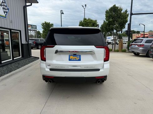 Used 2021 GMC Yukon XL Denali w/ Denali Premium Package AWD/4WD image 5