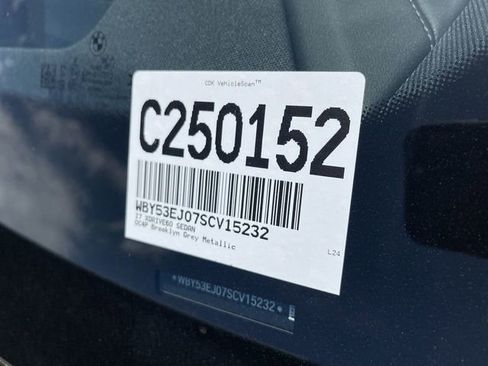 Used 2025 BMW i7 xDrive60 AWD/4WD image 23