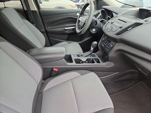 Used 2017 Ford Escape SE image 11
