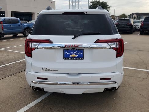 Used 2023 GMC Acadia Denali image 4